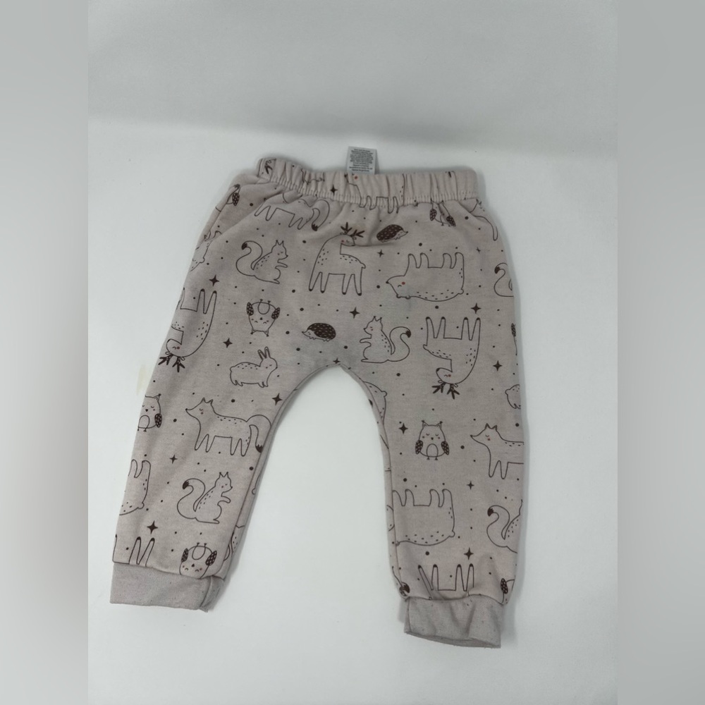 Baby’s sweatpants with animals